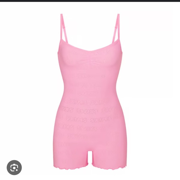 SKIMS Other - SKIMS LOGO POINTELLE ONESIE | BUBBLE
GUM